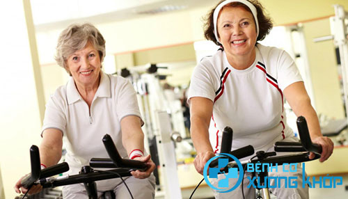 Tăng cường luyện tập thể dục thể thao giúp phụ nữ hạn chế tình trạng loãng xương
