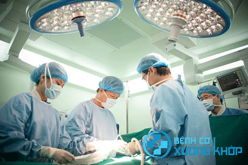 Phẫu thuật là phương pháp cuối cùng trong điều trị bệnh thoát vị đĩa đệm cột sống thắt lưng