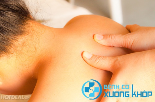 Phương pháp bấm huyệt chữa đau vai gáy Phương pháp bấm huyệt chữa đau vai gáy