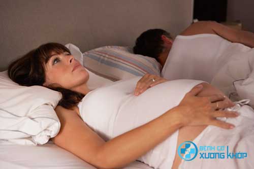 Tìm hiểu nguyên nhân khiến các mẹ bầu thường xuyên mất ngủ?