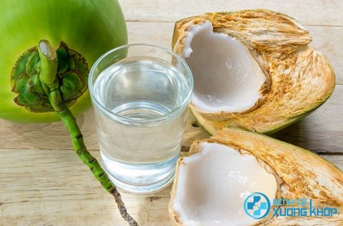 Nước dừa có tác dụng kháng viêm, giảm sự hình thành axit lactic